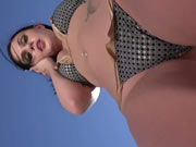 Καθαρός γαλάζιος ουρανός και σιντριβάνι λίμνης - Έλενα Κόσκα